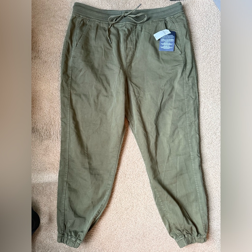 NWT Gap Joggers-Olive